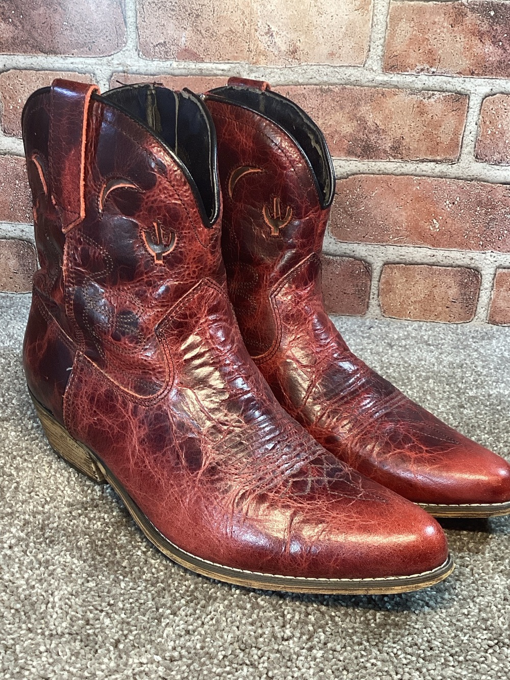 Dingo Womens Adobe Rose Red western cowboy ankle boots size 9